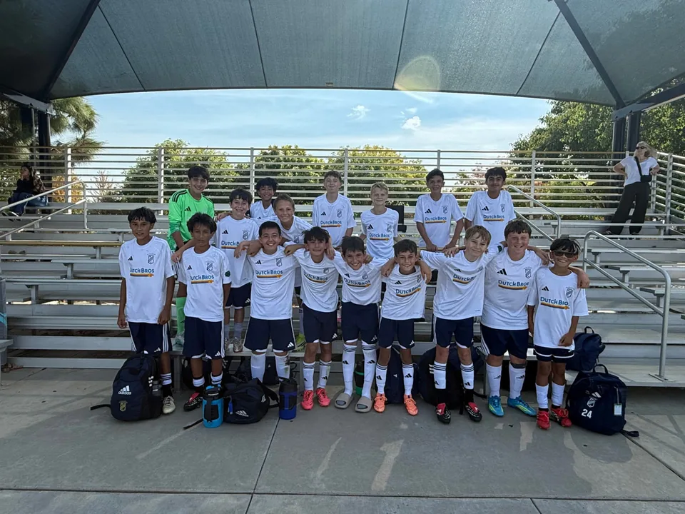 Rev Boys 13B vs Alameda SC Islanders match action